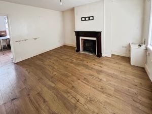 Lounge- click for photo gallery